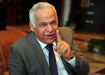 فرج عامر يعلن انتقال لاعب وسط الزمالك إلى سموحة