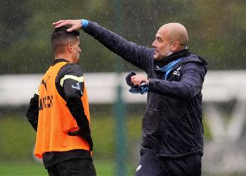 كانسيلو يوضح حقيقة تسبب جوارديولا في رحيله عن مانشستر سيتي