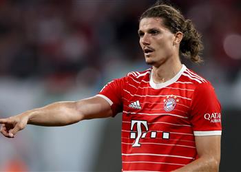 رغم تصريحات تين هاج سابيتزر في طريقه إلى مانشستر يونايتد