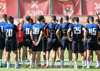 مران الأهلي كولر يحاضر اللاعبين بالفيديو وتدريبات بدنية قبل مواجهة إنبي