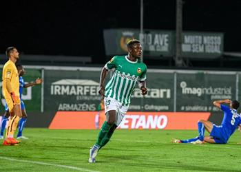 خاص انقسام في الأهلي بسبب صفقة عبد العزيز يعقوبو