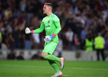 تير شتيجن ليفاندوفسكي يمنح برشلونة أكثر مما نتخيل