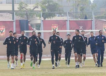 مران الأهلي محاضرة بالفيديو للاعبين ومحمد عبد المنعم يواصل التأهيل