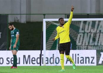 مدرب ريو آفي يعلق على مفاوضات الأهلي لضم عبد العزيز يعقوبو