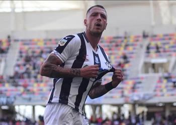 الباطن السعودي يضم ثنائي أجنبي في رحلة الهروب من شبح الهبوط