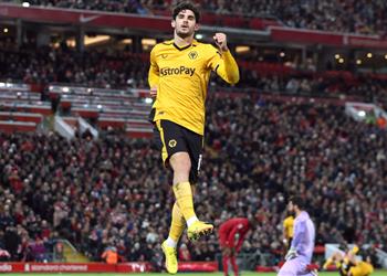 فيديو خطأ فادح من أليسون جيديس يسجل هدف ولفرهامبتون الأول أمام ليفربول