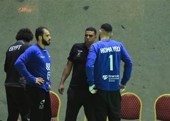 مدرب منتخب مصر أحمد الأحمر متواجد في كأس العالم بروحه وأتوقع بطولة استثنائية للحراس
