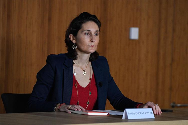 وزيرة الرياضة الفرنسية، أميلي أوديا كاستيرا