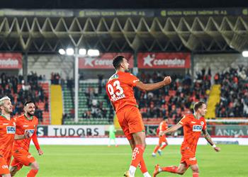 تعرف على تقييم كوكا بعد تألقه في مباراة ألانيا سبور وطرابزون