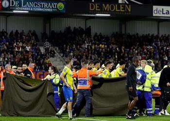 تعليق مباراة أياكس وفالفيك بعد إصابة مروعة لحارس المرمى والنادي يعلن تطورات حالته