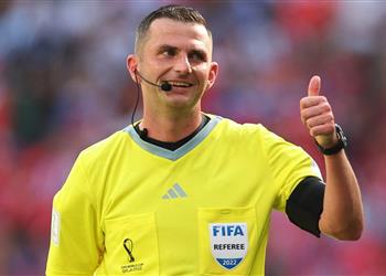 تيليجراف الدوري السعودي يحاول إغراء مايكل أوليفر وحكم نهائي كأس العالم