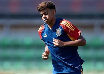 رسمي ا لامين يامال يغادر معسكر إسبانيا للإصابة