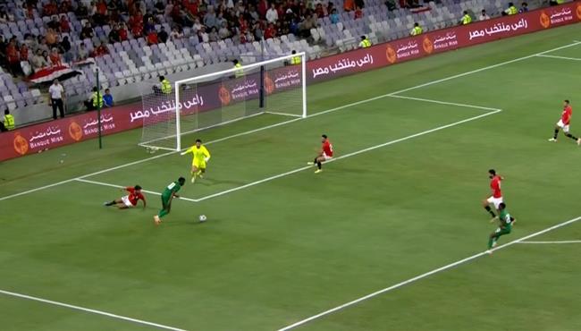 محمد الشناوي ينقذ مصر من هدف محقق لزامبيا بعد التلاعب بمحمد هاني