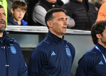 سكالوني يشيد بـ ثنائي الأرجنتين ويوضح فرص مشاركة ميسي أمام بيرو