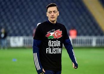 أوزيل يعلن دعمه لـ فلسطين ما يحدث أمر مفجع أوقفوا الحرب