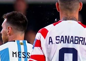 مهاجم باراجواي يوضح حقيقة بصقه على ميسي