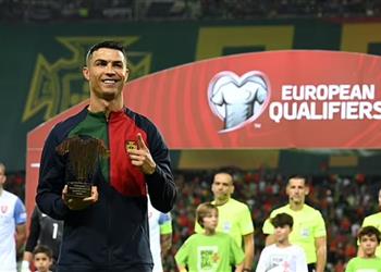 رونالدو عن تحدي الوصول إلى 1000 هدف يجب كسر الكثير من الحجارة أولا