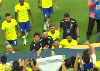 نيمار بعد هجوم مشجع البرازيل ضده عليه التواجد في الملعب بدلا مني