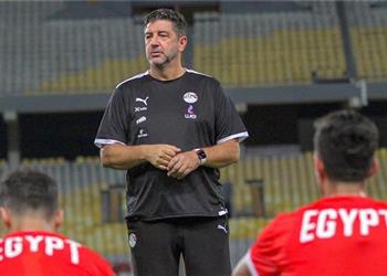 فيتوريا منتخب مصر لا يدافع فقط وهذا الفارق بين مباراتي الجزائر وزامبيا