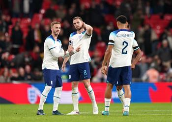 هارفي إليوت يدافع عن هندرسون بعد هجوم جمهور منتخب إنجلترا ضده