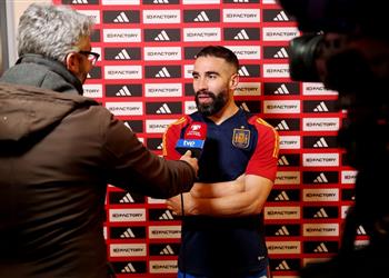 كارفاخال يتغنى بـ لاعب برشلونة جوهرة إسبانيا