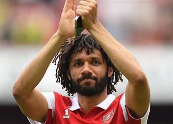 محمد النني أحلم بقيادة فريقي الجديد إلى الدوري الإنجليزي وبكيت بسبب آرسنال