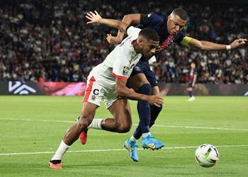 التحقيق مع لاعب منتخب فرنسا بسبب تصرفه خلال دقيقة صمت على أحداث فلسطين