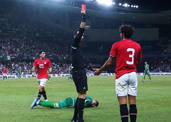 فيديو طرد محمد هاني في مباراة مصر والجزائر