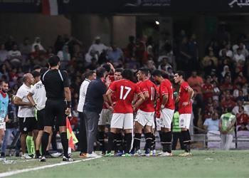 كواليس جلسة روي فيتوريا مع لاعبي منتخب مصر بعد التعادل أمام الجزائر