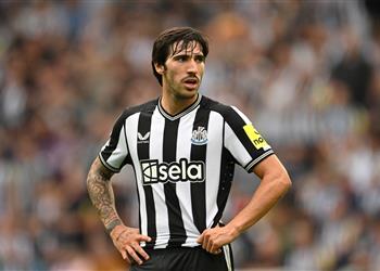 وكيله ساندرو تونالي يعاني من إدمان القمار