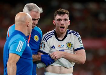 ليفربول ينتظر نتائج فحوصات روبرتسون ومخاوف من جراحة محتملة