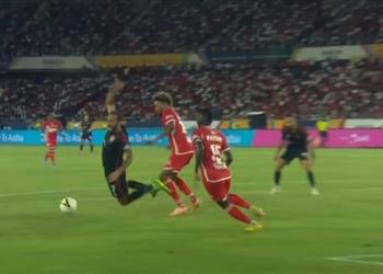 حكم نهائي مونديال 2006 يوضح لـ بطولات مدى أحقية كهربا في ركلة جزاء أمام سيمبا