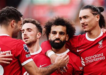 ردود فعل جماهير ليفربول على هدفي محمد صلاح أمام إيفرتون أعطوه عقد ا مدى الحياة