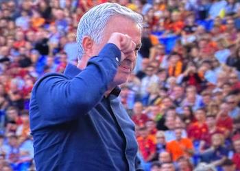 مورينيو معلق ا على طرده أمام مونزا لم أقل شيئ ا مسيئ ا وفريقهم لا يستحق الهزيمة