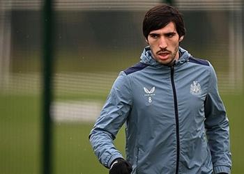 تقارير تكشف موعد الإعلان عن عقوبة تونالي بسبب قضية المراهنات