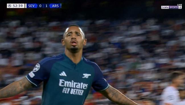 هدف جابرييل خيسوس الرائع في مرمي اشبيلية بدوري ابطال اوروبا