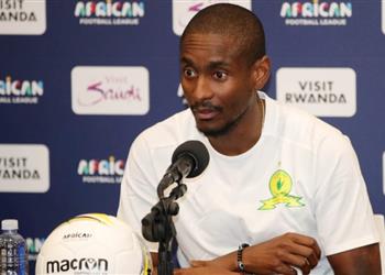 مدرب صن داونز الأهلي يمتلك لاعب ا من الرائع مواجهته