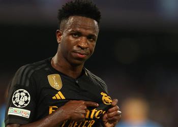 عضو مجلس برشلونة مهاجم ا فينيسيوس قبل الكلاسيكو هذا المهرج يستحق صفعة