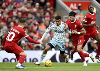 رجل مباراة ليفربول ونوتينجهام فورست في الدوري الإنجليزي