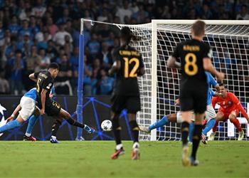 فيديو بيلينجهام يسجل هدف ريال مدريد الثاني أمام نابولي