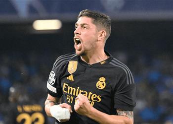 فيديو تصويبة صاروخية ريال مدريد يسجل الهدف الثالث أمام نابولي