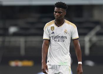 تشواميني يوضح حقيقة تسبب جافي في إصابته بـ مباراة برشلونة وريال مدريد