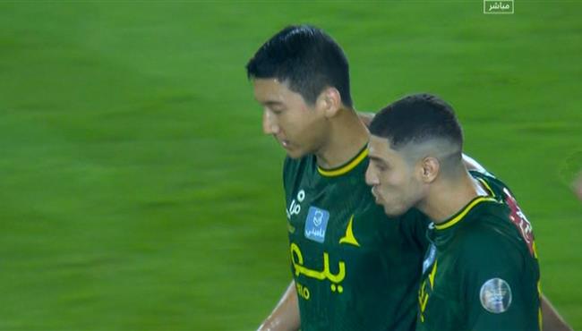 هدف رائع من ركلة حرة في مباراة الخليج وضمك