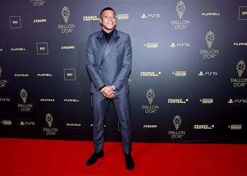 ماركا تكشف عن رد فعل مبابي بعد إعلان فوز ميسي بالكرة الذهبية