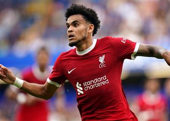 مساعد كلوب ليفربول بأكمله يصلي من أجل لويس دياز