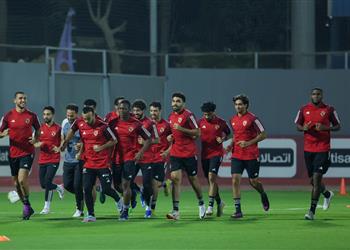 مران الأهلي الخطيب يدعم اللاعبين قبل مواجهة صن دوانز وكولر يعطي محاضرة فنية