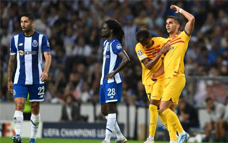 فيديو | برشلونة يتصدر مجموعته بهدف أمام بورتو في ليلة إصابة ليفاندوفسكي وطرد جافي - بطولات