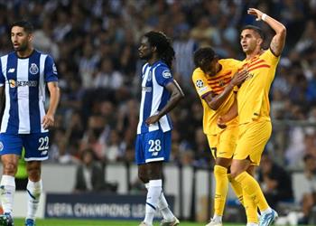 فيديو برشلونة يتصدر مجموعته بهدف أمام بورتو في ليلة إصابة ليفاندوفسكي وطرد جافي