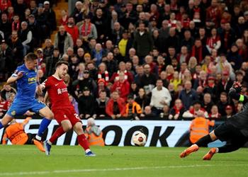 فيديو جوتا يسجل هدف ليفربول الثاني أمام سانت جيلواز في الدوري الأوروبي