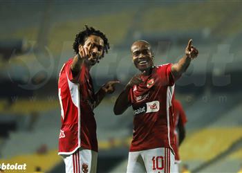 فيديو بيرسي تاو ي سجل هدف الأهلي الثالث أمام الإسماعيلي